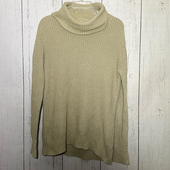 Abercrombie & Fitch Tan Chunky Knit Oversized Turtleneck Sweater Size Small - Picture 1 of 4